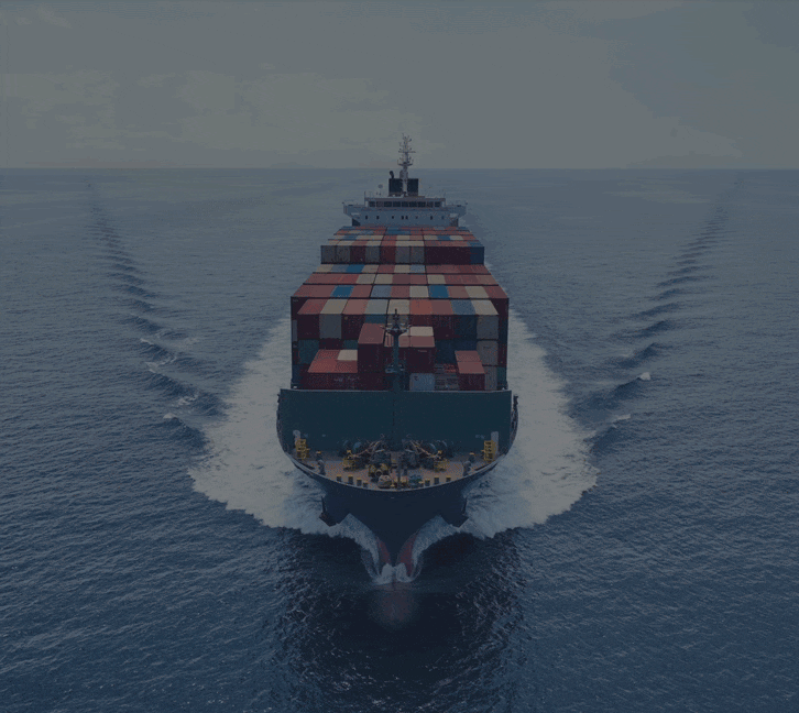 Video che rappresenta una nave che trasporta container.
